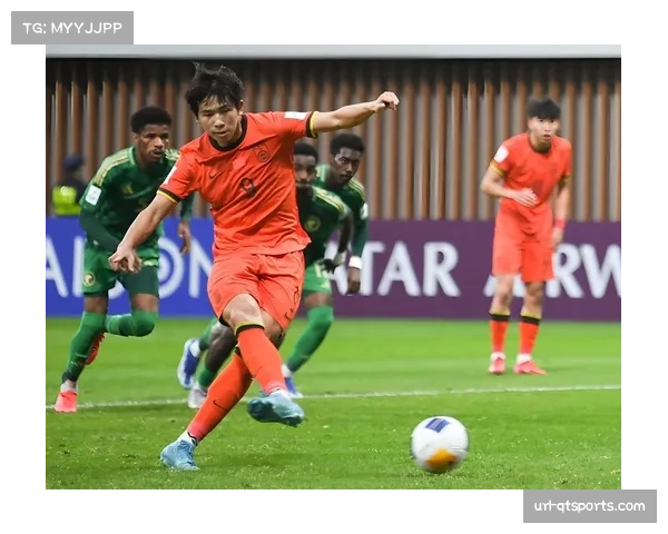 VAR长时间介入判罚引发争议,主裁最终取消点球判罚